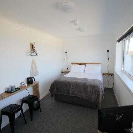 Ocean View Bar & Rooms Laide Luaran gambar