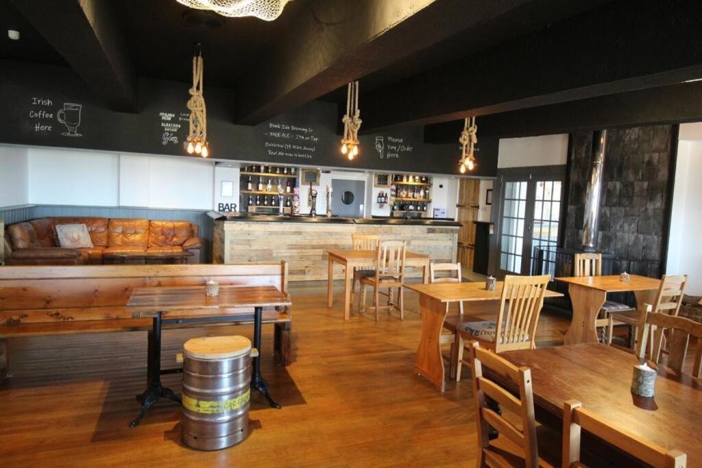 Ocean View Bar & Rooms Laide Luaran gambar